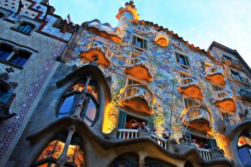 Experimental Barcelona: Experiential Travel for Education, Culture and Wellbeing